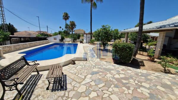 Chalet En Alfaz Del Pi
